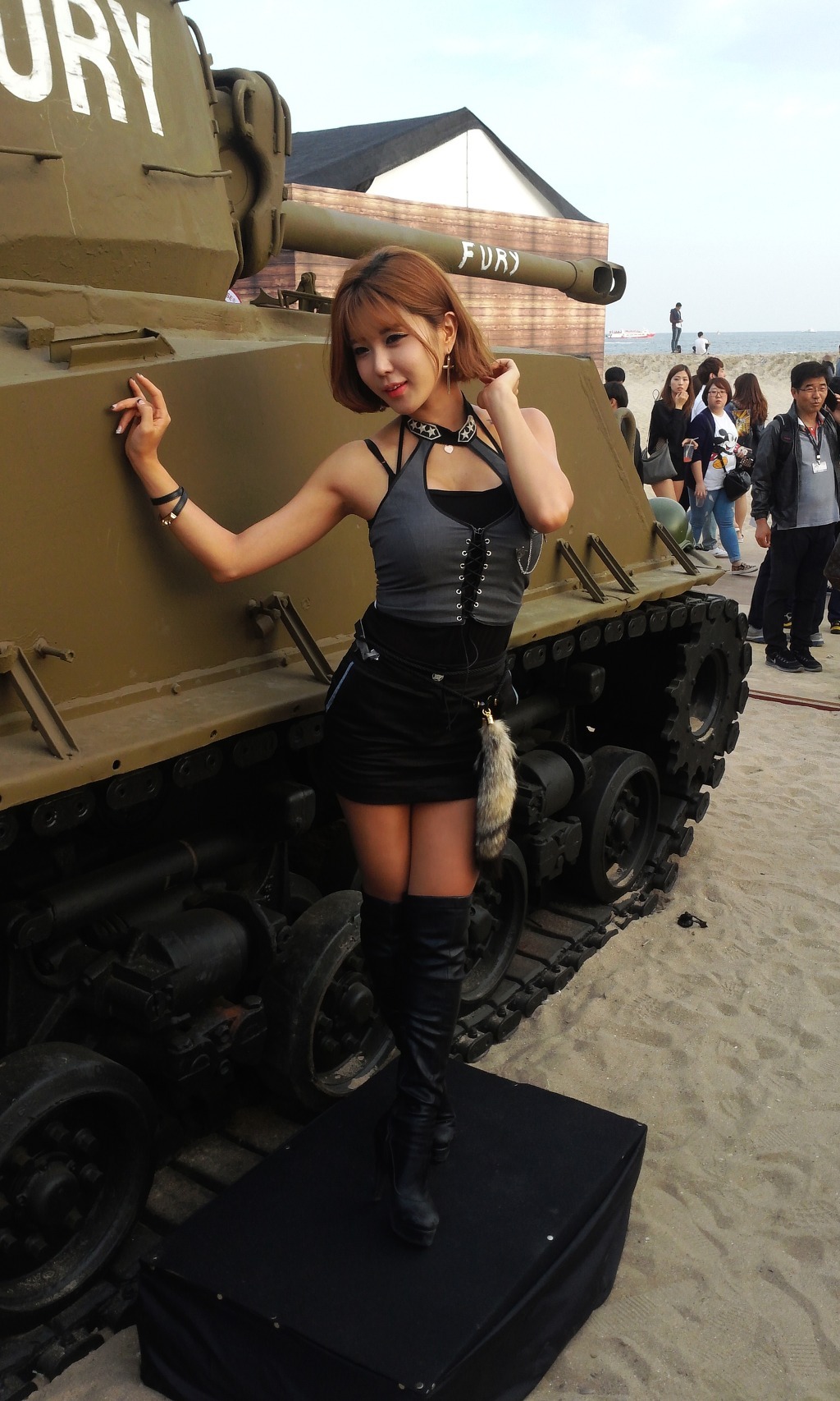 韩国顶级Showgirl许允美 釜山坦克世界 1